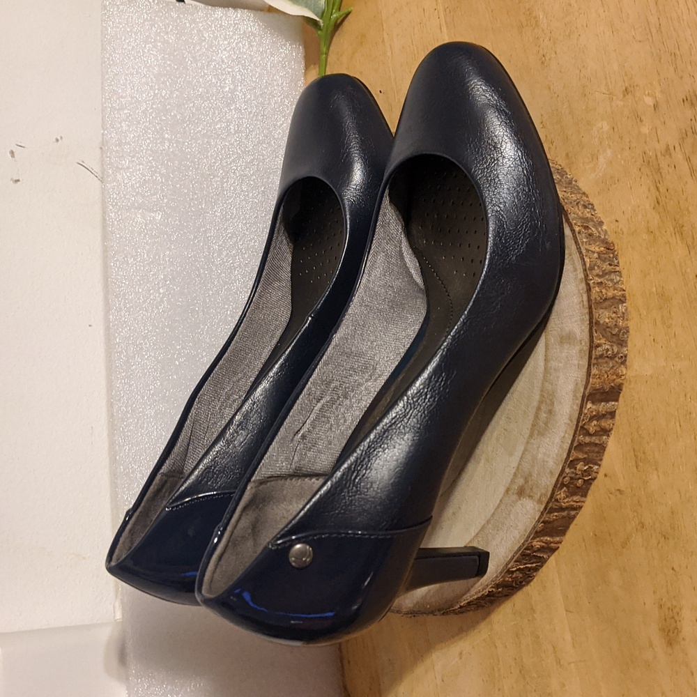 Life Stride Lively Navy Blue Heels Womens Size 8.5 Medium